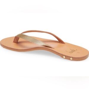 Seabird Leather Thong Sandal Size 7
PLATINUM/HONEY